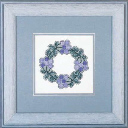 Набор для вышивания крестом Acufactum Ute Menze, Германия, "Ягодный венок" 14*14см, арт.2315